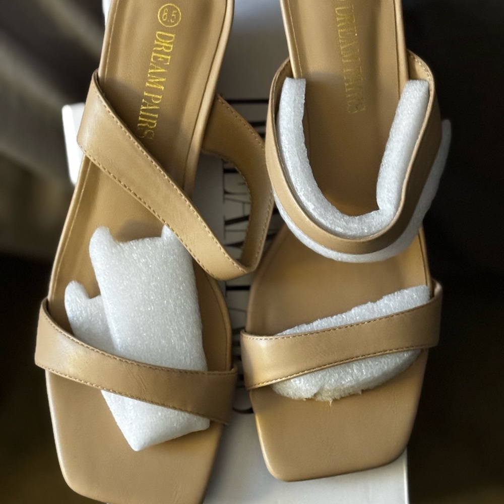 Dream Pairs Women's Beige Heels